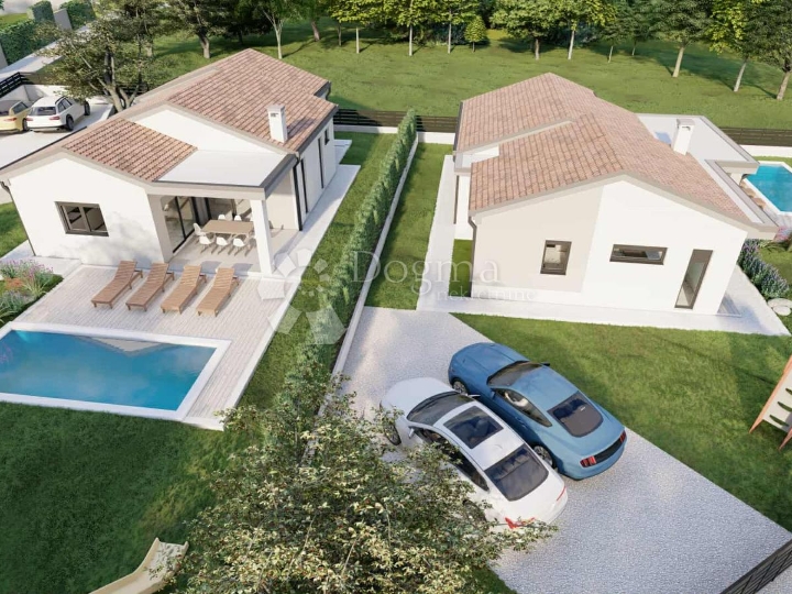 Zemljište s građevinskom dozvolom na mirnoj lokaciji