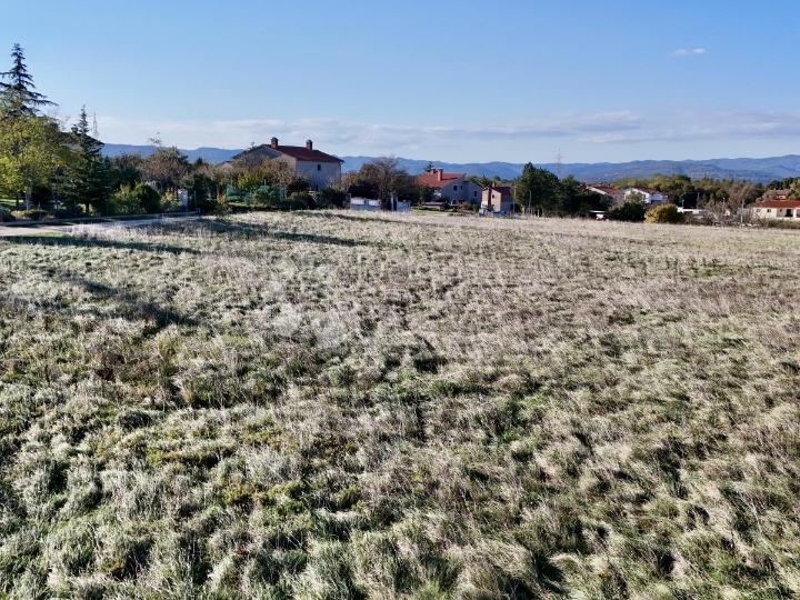 Idealna prilika! Građevinsko zemljište 6km od mora!