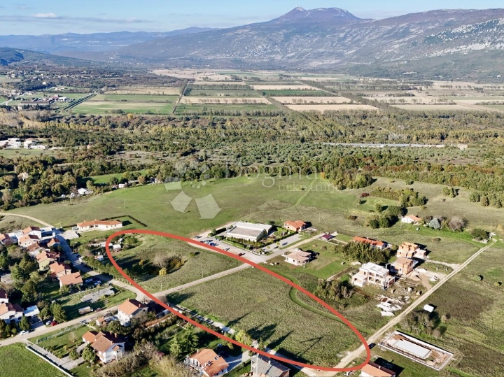 Investicijska prilika! Građevinsko zemljište 6km od mora!