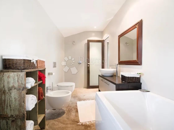 Kuća za najam i podnajam – Oprtalj, Istra