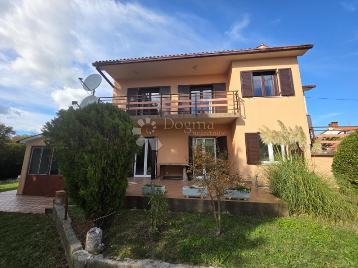 Labin, obiteljska kuća na top lokaciji