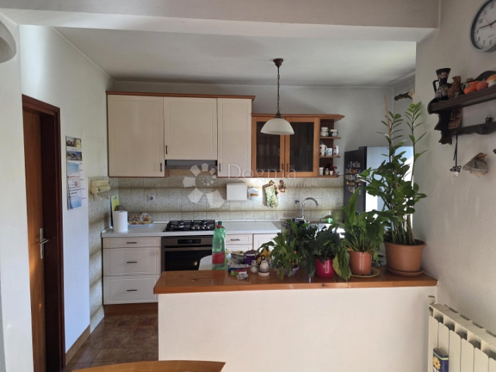 Labin, obiteljska kuća na top lokaciji