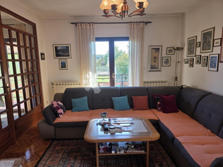 Labin, obiteljska kuća na top lokaciji