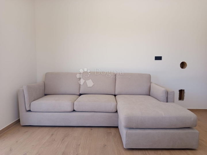 Moderan dvosoban stan s bazenom 55 m2 - S1