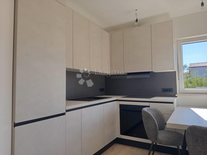 Moderan dvosoban stan s bazenom 55 m2 - S1