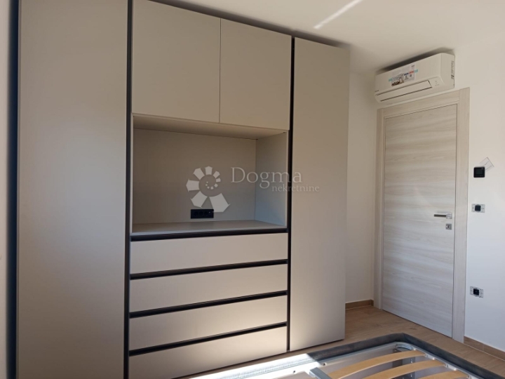 Moderan dvosoban stan s bazenom 55 m2 - S1