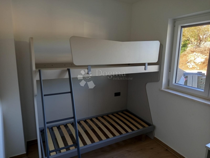 Moderan dvosoban stan s bazenom 55 m2 - S1