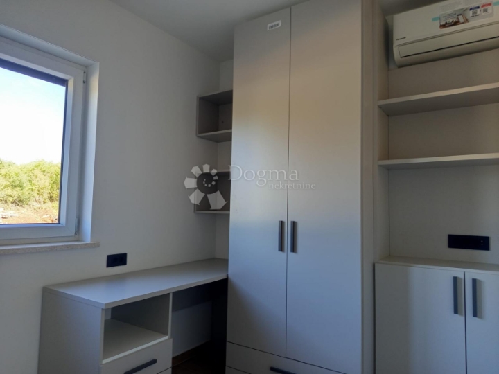 Moderan dvosoban stan s bazenom 55 m2 - S1