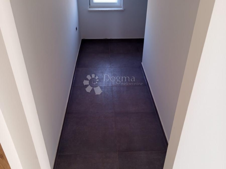 Moderan dvosoban stan s bazenom 55 m2 - S1