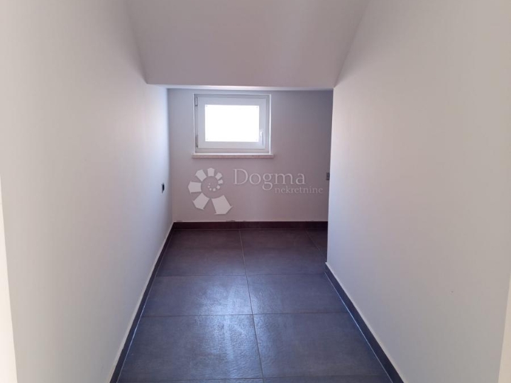 Moderan dvosoban stan s bazenom 55 m2 - S1