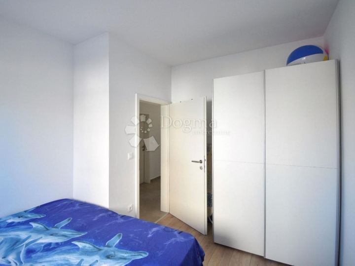 Valdebek - stan u prizemlju s terasom 55m2