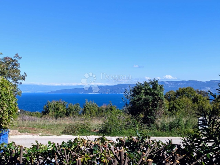 Labin, okolica, stan s pogledom na more