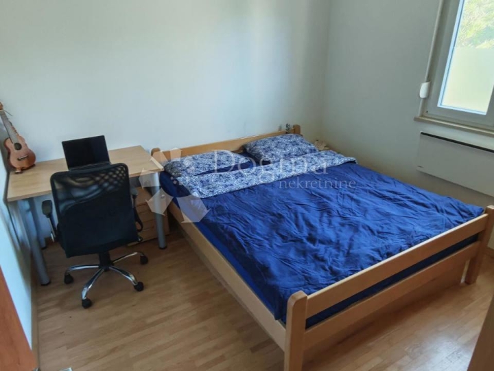 Labin, okolica, stan s pogledom na more