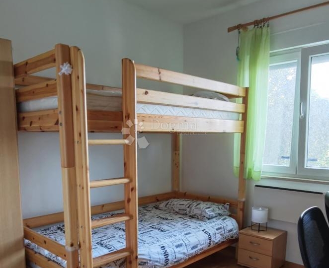 Labin, okolica, stan s pogledom na more