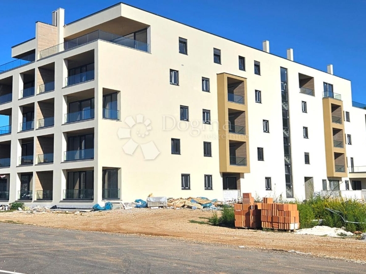 Idealna obiteljska nekretnina na Velom Vrhu Stan A16