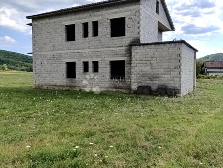 Prilika! Samostojeća kuća u prekrasnom Boljunu