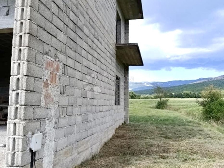 Prilika! Samostojeća kuća u prekrasnom Boljunu