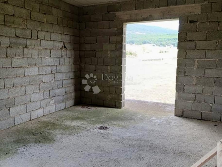 Prilika! Samostojeća kuća u prekrasnom Boljunu