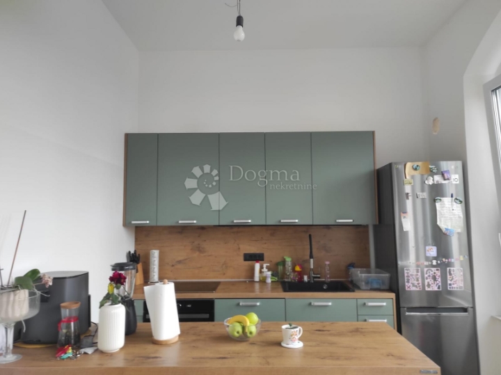 Renovirani stan, Veruda 70m2