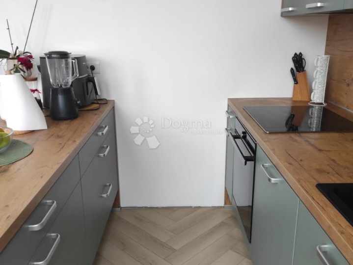 Renovirani stan, Veruda 70m2