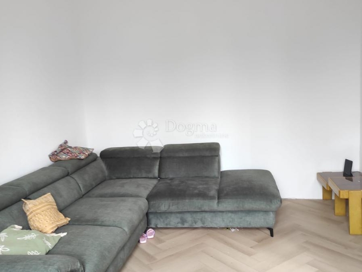 Renovirani stan, Veruda 70m2