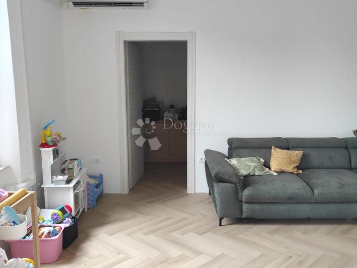 Renovirani stan, Veruda 70m2