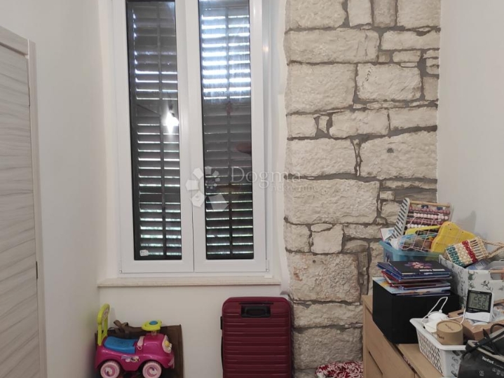 Renovirani stan, Veruda 70m2