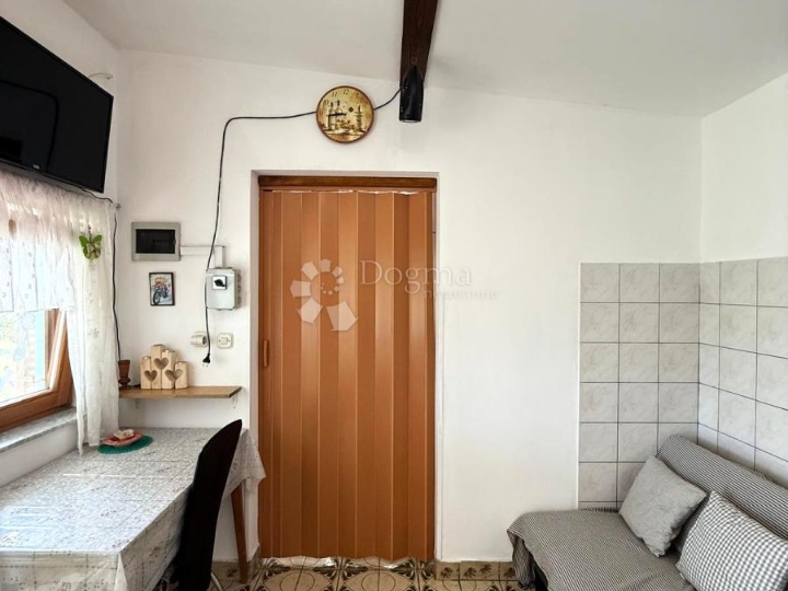 Prilika! Samostojeća kuća s puno potencijala