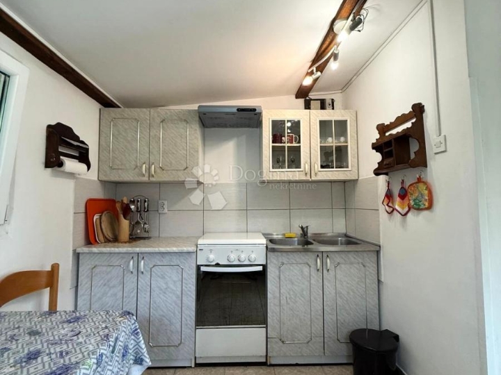 Prilika! Samostojeća kuća s puno potencijala