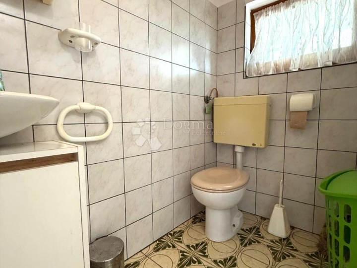 Prilika! Samostojeća kuća s puno potencijala