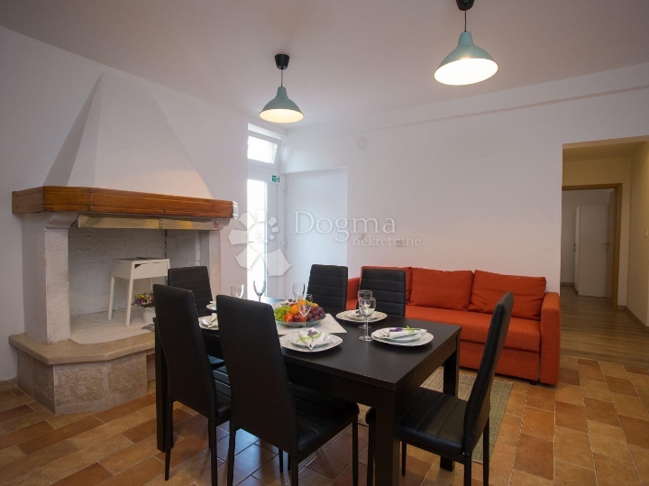 Pula – prostran i opremljen stan za najam u prizemlju