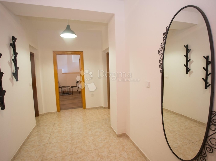 Pula – prostran i opremljen stan za najam u prizemlju