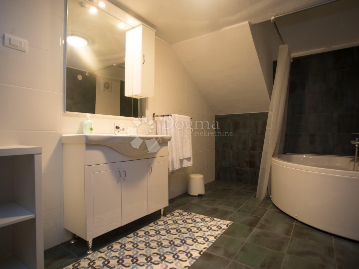 Pula – prostran i opremljen stan za najam u prizemlju