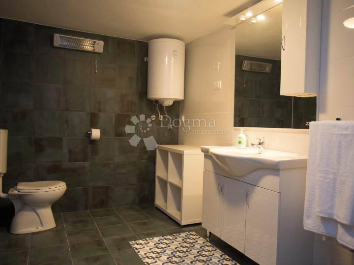 Pula – prostran i opremljen stan za najam u prizemlju