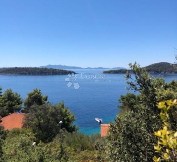 Spuštena cijena! 2. red do mora, građ. dozvola za vilu s bazenom