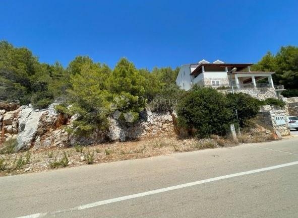 Spuštena cijena! 2. red do mora, građ. dozvola za vilu s bazenom