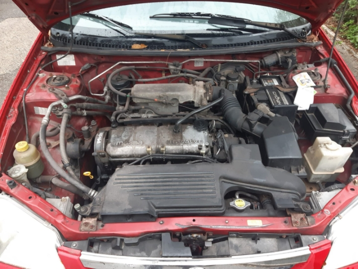 Mazda 323, 1.3i, 2000. g., 1. vlasnica