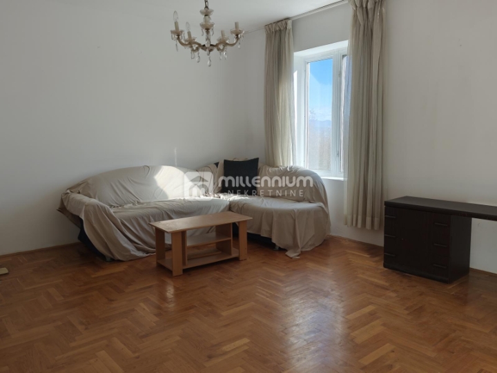 Matulji, Bregi, samostojeća kuća, 400m2