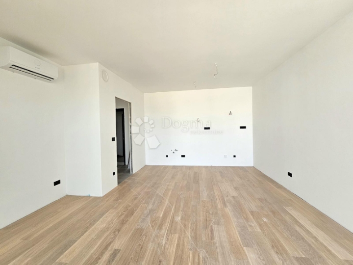 Stan + parking + ostava, lift