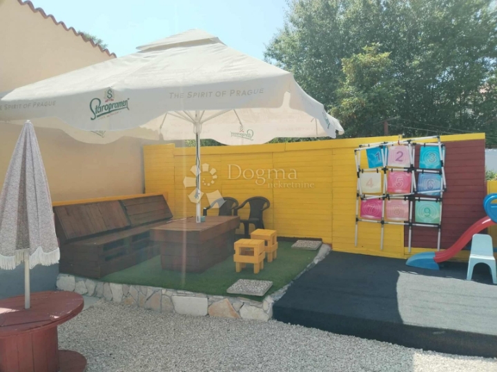 Poreč (okolica) - kamena kuća sa 2 stana