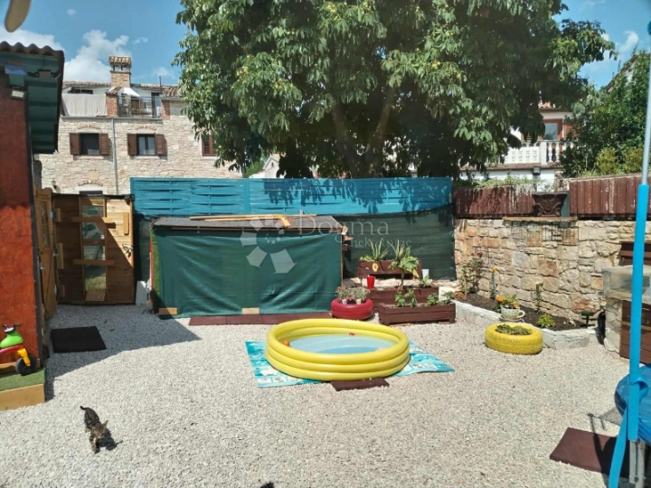 Poreč (okolica) - kamena kuća sa 2 stana