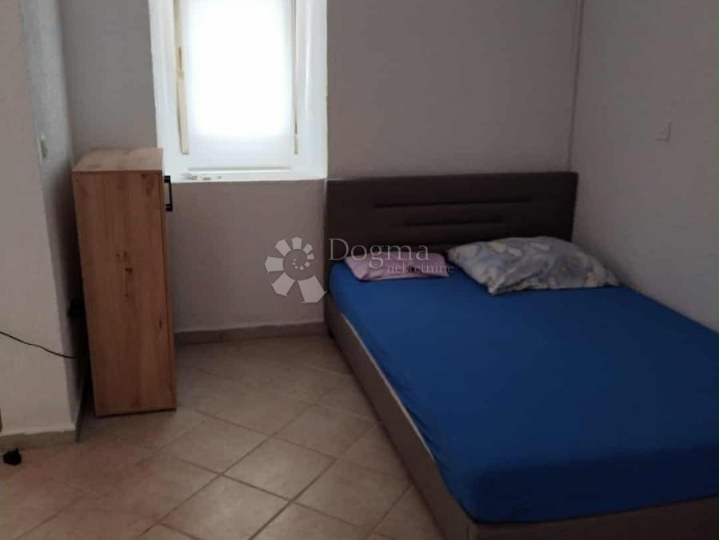 Poreč (okolica) - kamena kuća sa 2 stana