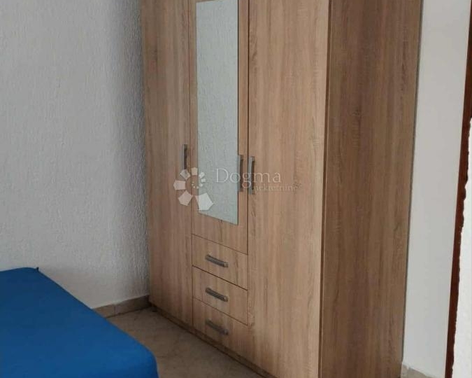 Poreč (okolica) - kamena kuća sa 2 stana