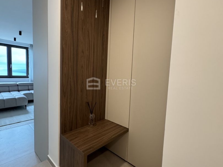 Kastav, luksuzan 2S+DB s panoramskim pogledom na more