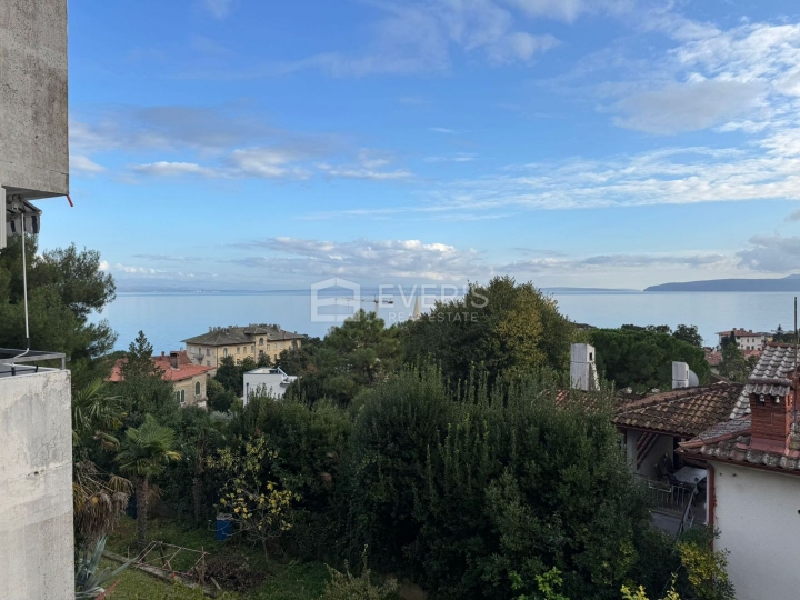 Lovran, stan 63 m2, odlična lokacija blizina mora