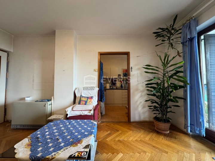 Lovran, stan 63 m2, odlična lokacija blizina mora