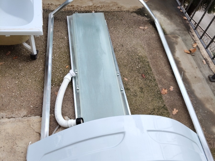 Tušu kada i kabina 80 polukružna