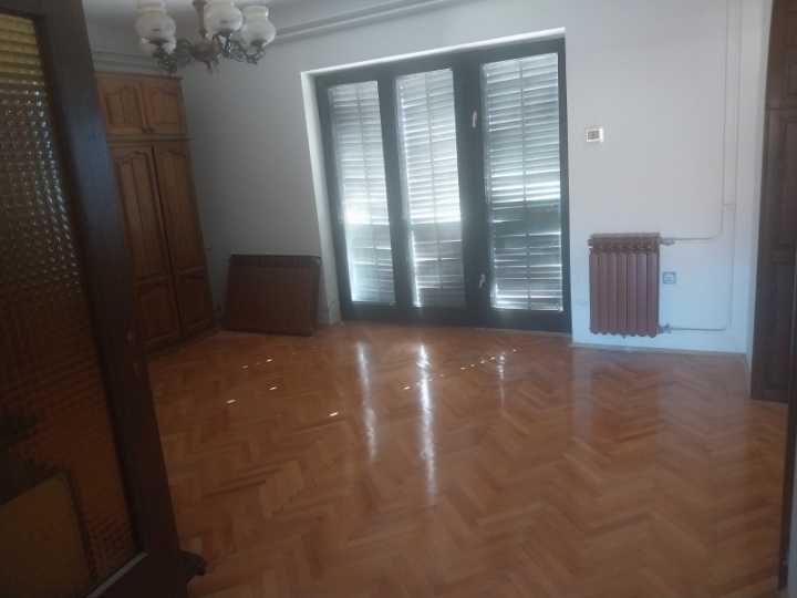 Stan 120m2 + 150 m2 potkrovlje