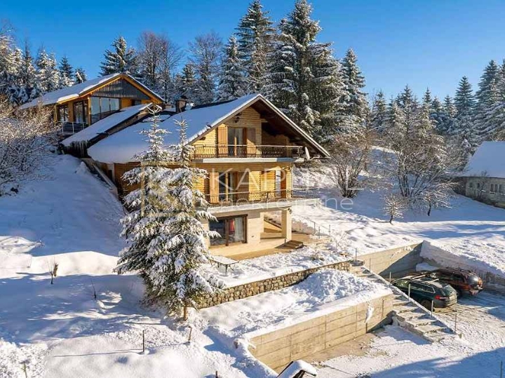 Gorski kotar, Tršće - luksuzna villa s bazenom