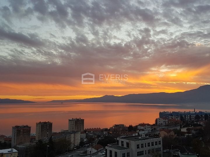 Rijeka, Turnić, stan 53 m2, 1S+DB